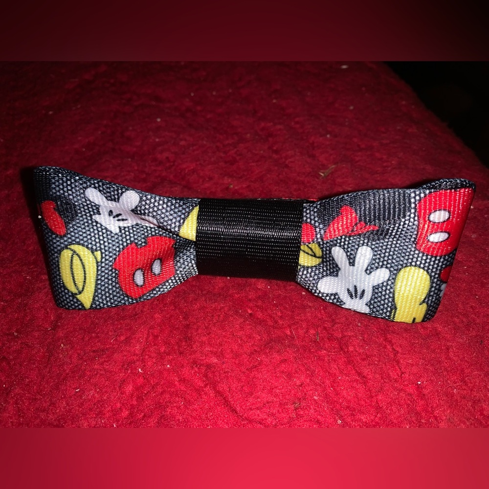 Harveys Seatbelt Mickey Minnie I love you to pieces bow with Velcro